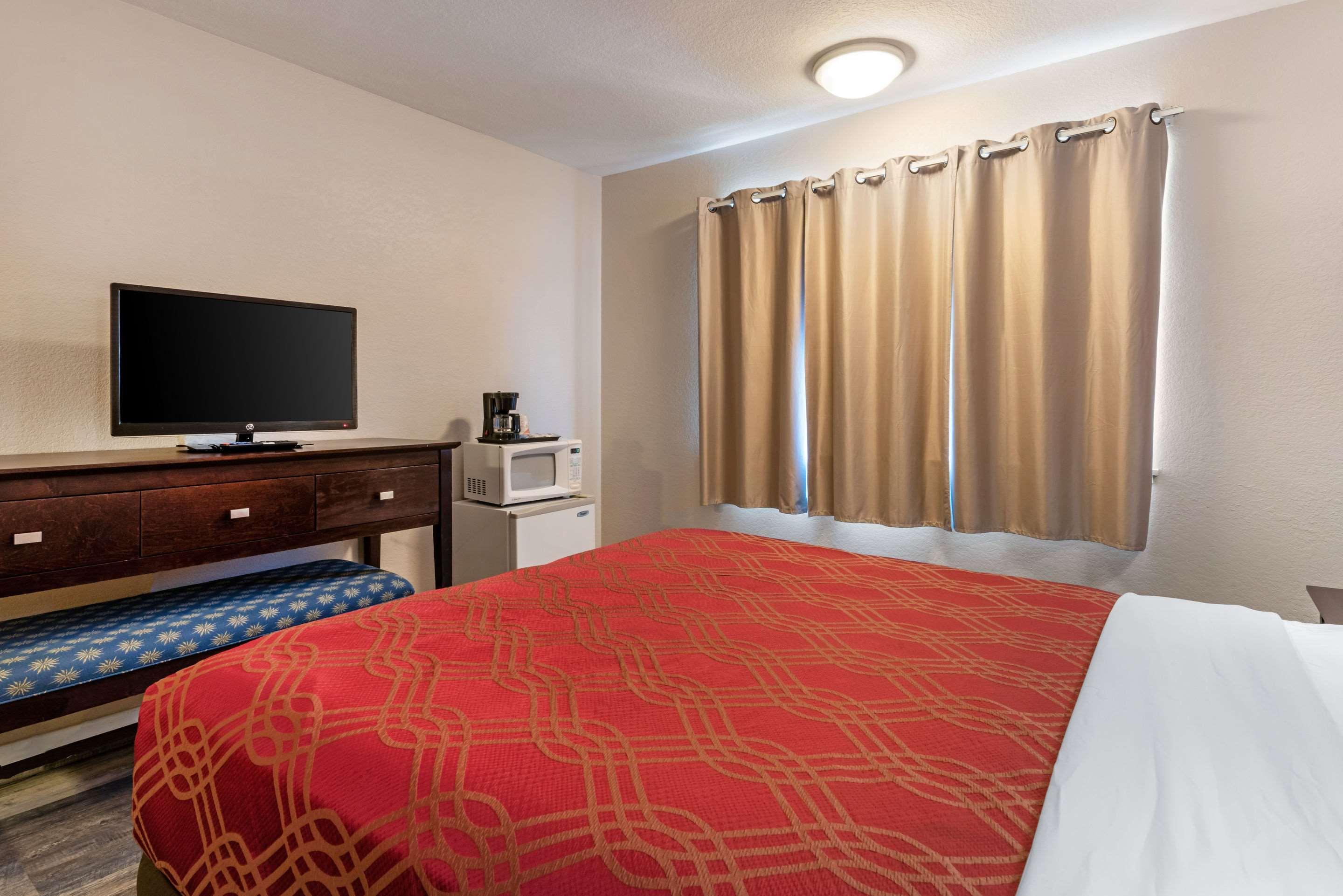 סיסייד Bay Breeze Inn מראה חיצוני תמונה