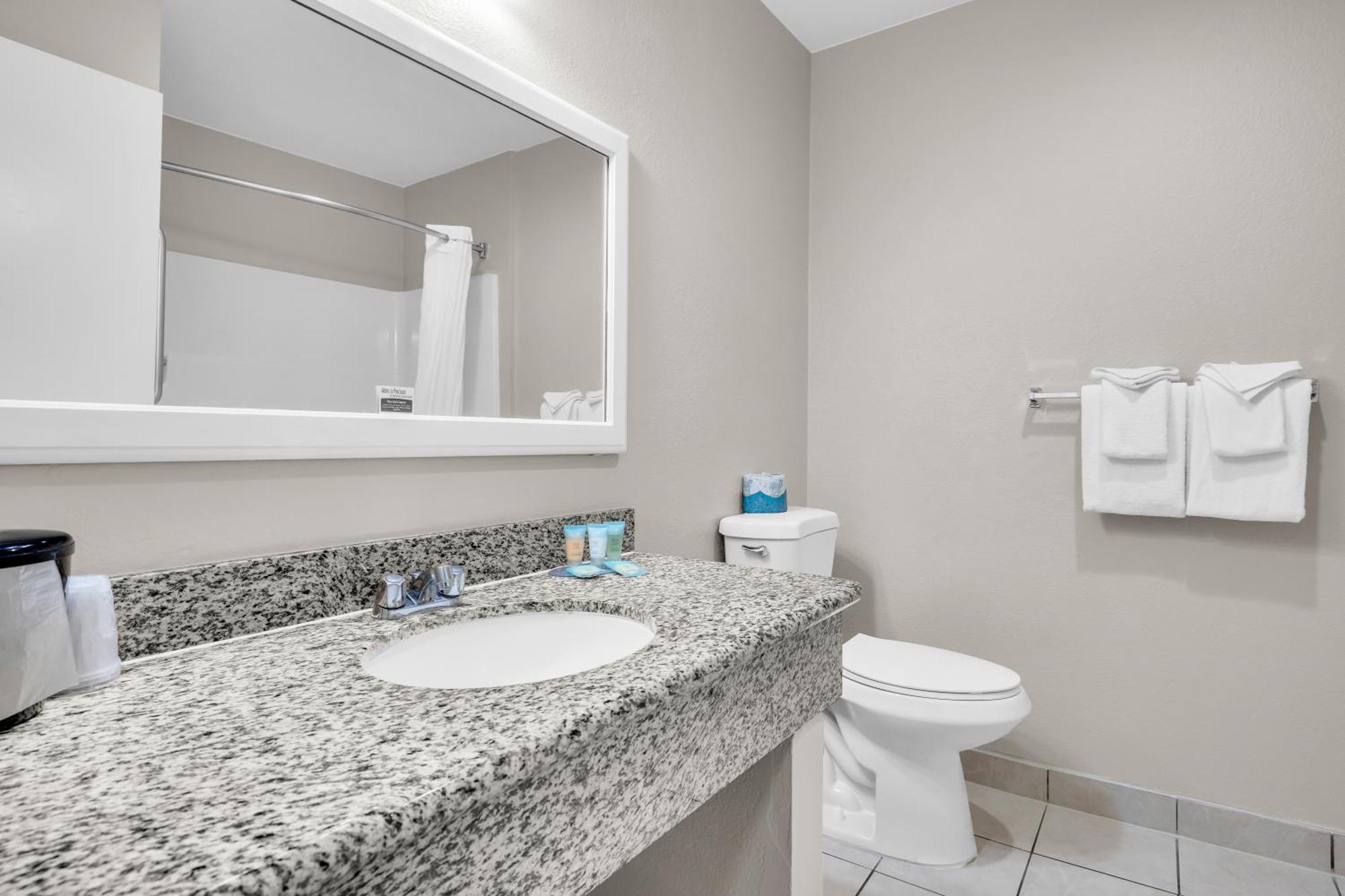 סיסייד Bay Breeze Inn מראה חיצוני תמונה